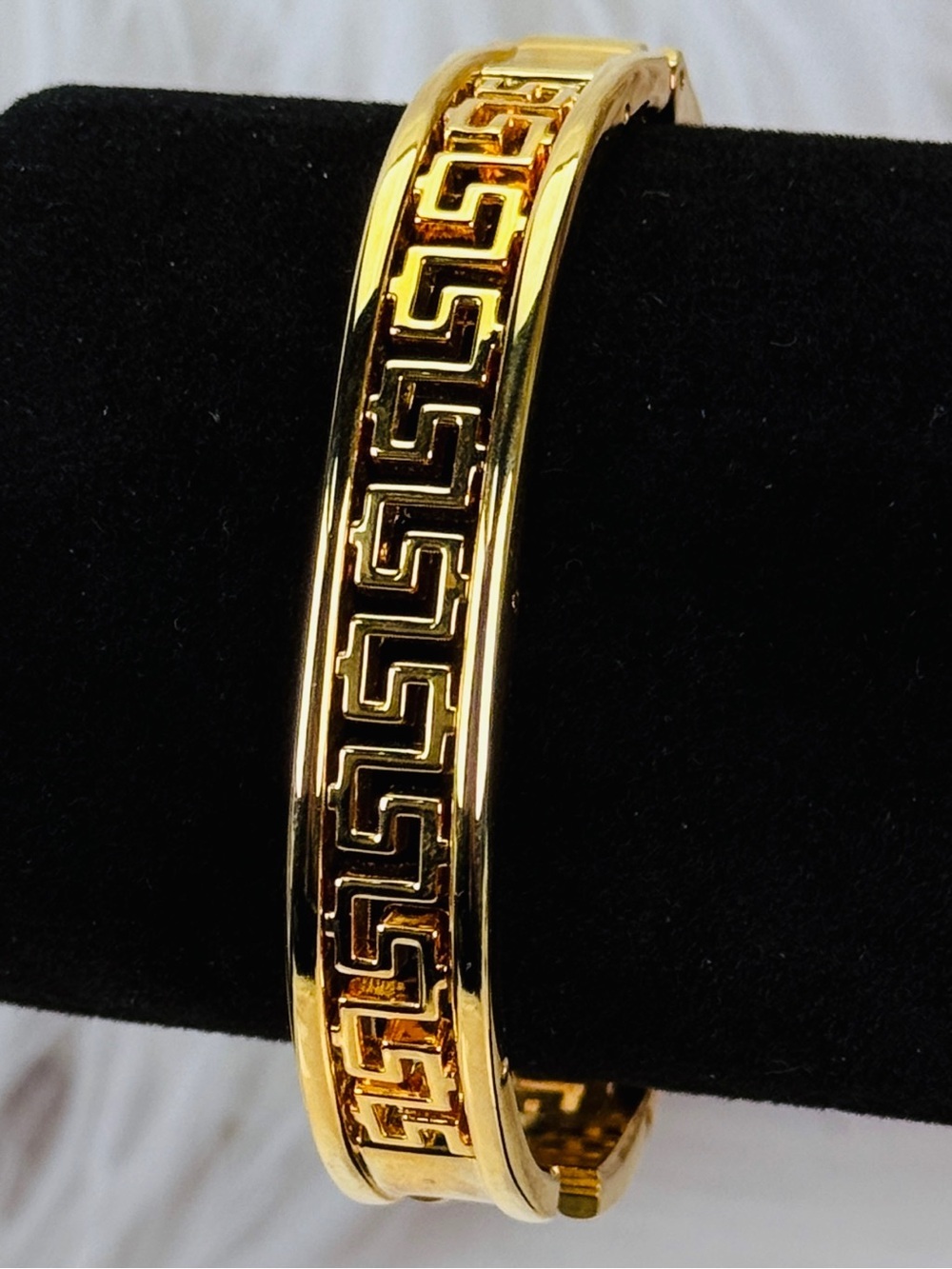Goldtone Egyptian Greek key design Geometric hinged Bangle bracelet